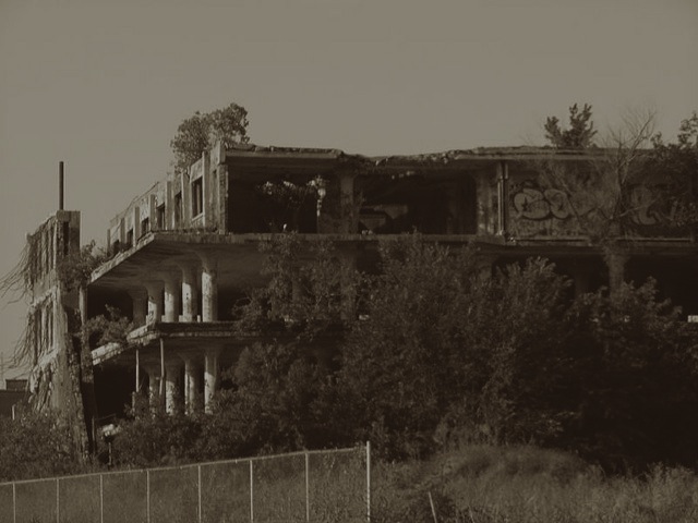 541576628_1789287f02_z